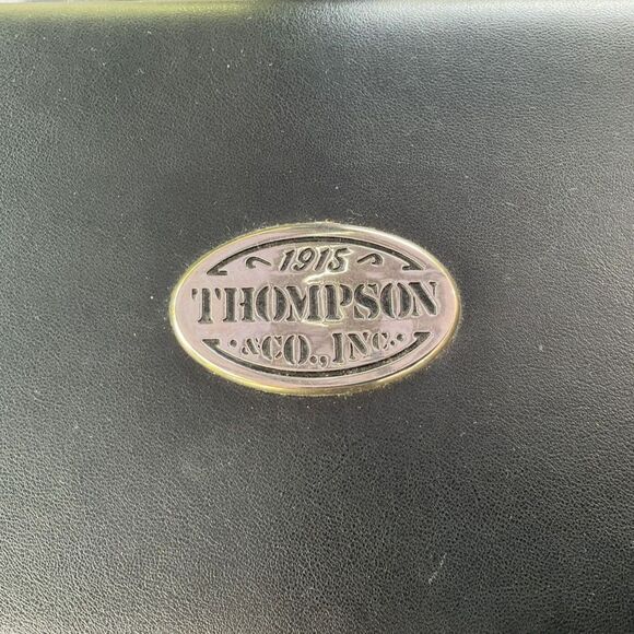 Thompson and Co Inc Leather Humidor - Picture 2 of 9